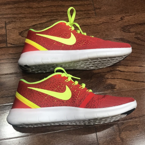 Like new NikeiD free shoes size 8 1/2 - Picture 3 of 6